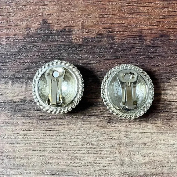 Vintage Clip On Navy Blue Gold Cream Earrings - Picture 4 of 6